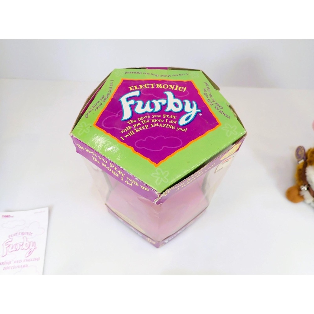 Vtg. 1999 Tiger Furby Special KB Toys Edition Reindeer Holiday Tested Works Box - Picture 15 of 16